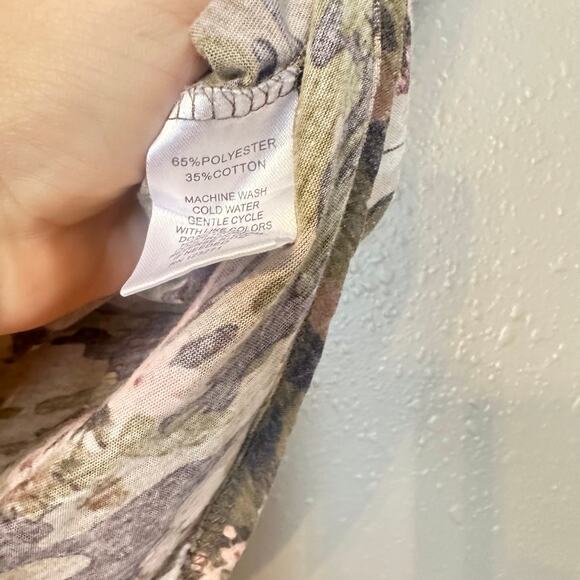 Wishful park floral skull Camo cowgirl v neck tee with pocket size medium - Picture 3 of 6